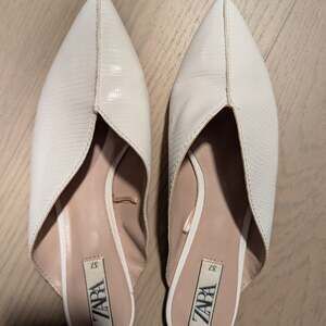 Zara Leather Pointed Toe Mule Flats